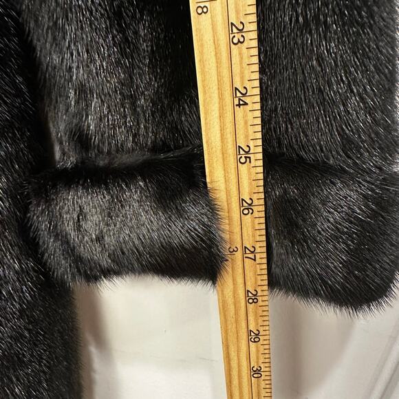 ✨ Vintage Neiman Marcus Black Mink Fur Coat – Classic Mid-Length Luxury Size L ✨ - Picture 9 of 16